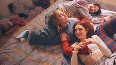Raising Voices 1.Sezon 1.Bölüm izle